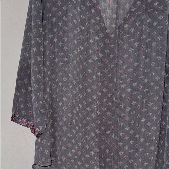 Maurices Gray and White Relaxed Tunic Blouse - Picture 11 of 12